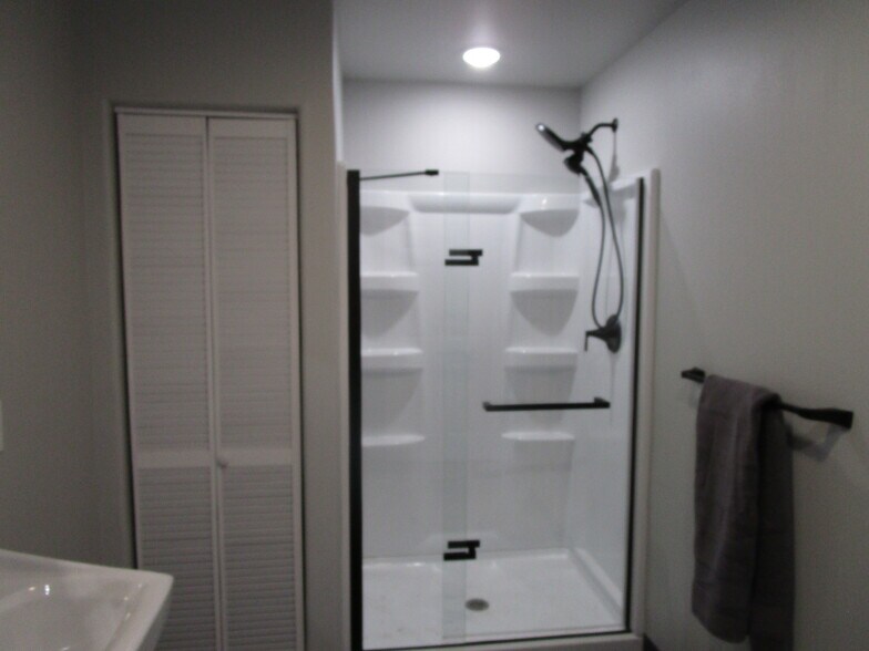 More Photos Of 365 Airlinks Dr, Garden City Industrial For Sale