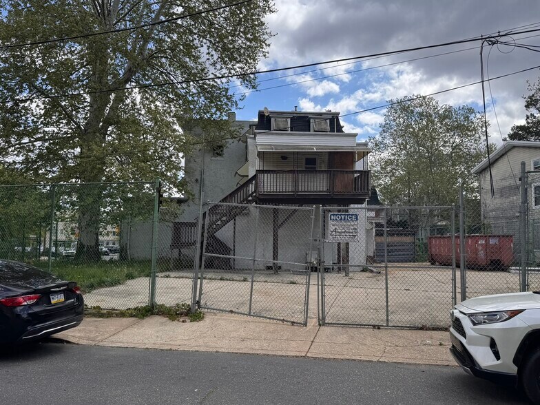 More Photos Of 238 N 53rd St, Philadelphia Funeral Home For Sale