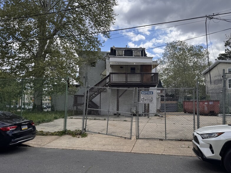 More Photos Of 238 N 53rd St, Philadelphia Funeral Home For Sale