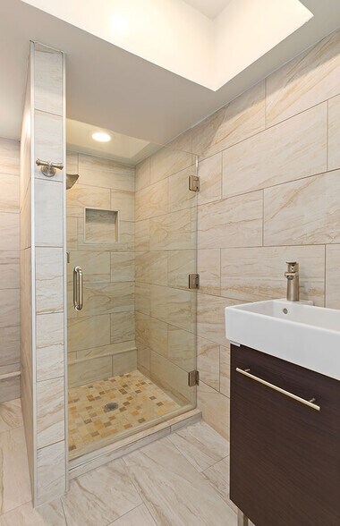 More Photos Of 2749 S Sepulveda Blvd, Los Angeles Multifamily For Sale