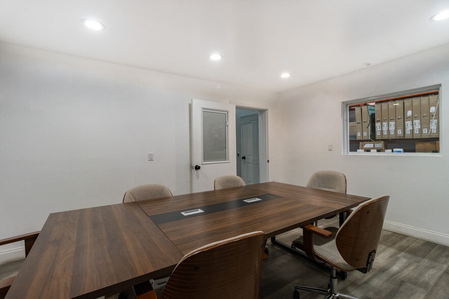 More Photos Of 3337 NW 74th Ave, Miami Warehouse For Sale
