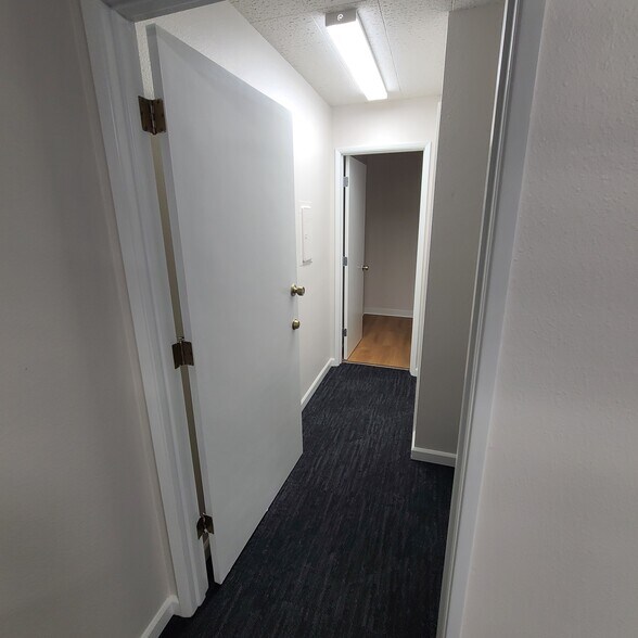 More Photos Of 12724 SE Stark St, Portland Loft Creative Space For Sale