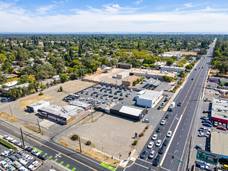 More Photos Of 7817-7829 Fair Oaks Blvd, Carmichael Auto Dealership For Sale