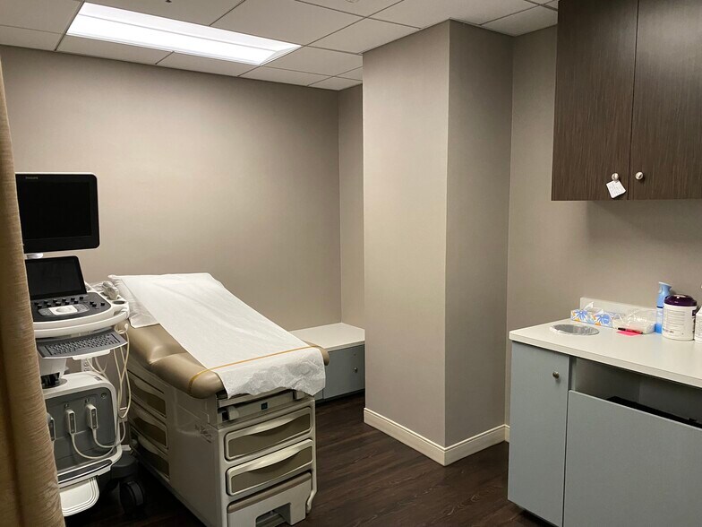 More Photos Of 12800 Middlebrook Rd, Germantown Medical For Sale