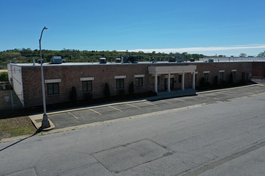 Primary Photo Of 225 Buffalo Ave, Freeport Warehouse For Sale