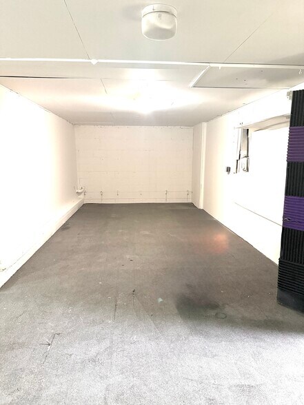 More Photos Of 3147 NE California St, Minneapolis Warehouse For Lease