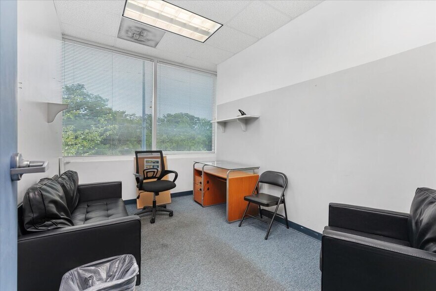 More Photos Of 8140 Ashton Ave, Manassas Medical For Sale