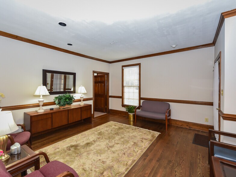 More Photos Of 5561 McNeely Dr, Raleigh Office For Lease