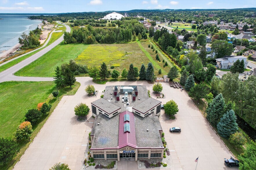 More Photos Of 175 Hawley St, Marquette Medical For Sale