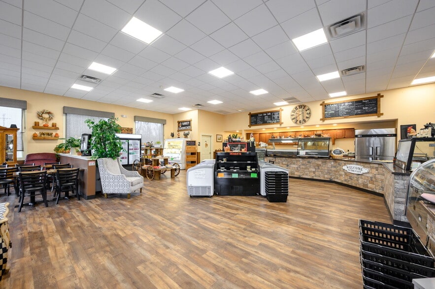 More Photos Of 499 State Rd, Plymouth Restaurant For Sale