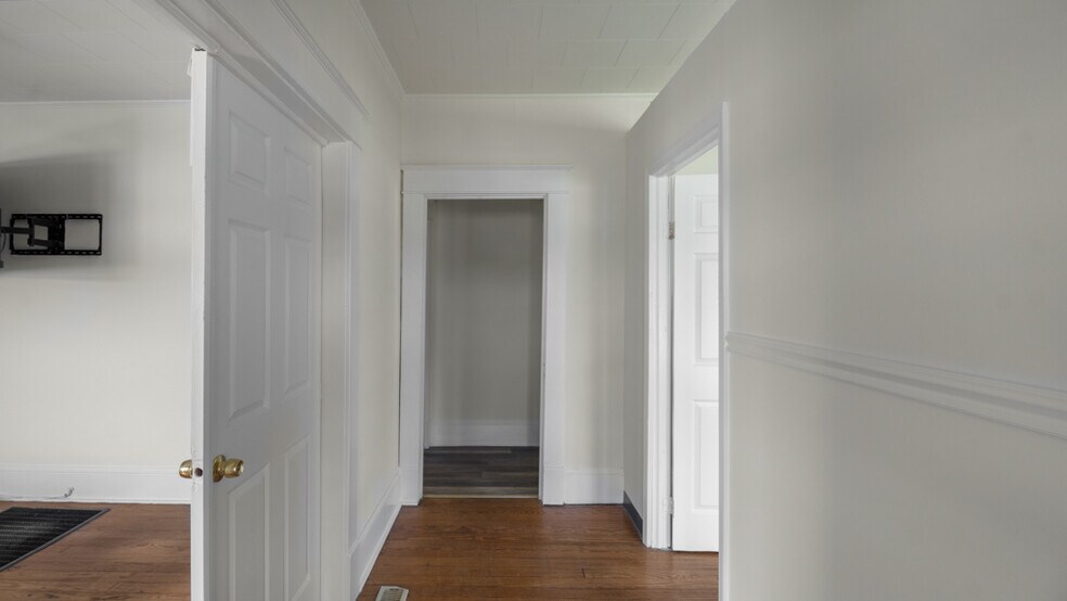 More Photos Of 10729 N Main St, Archdale Loft Creative Space For Lease