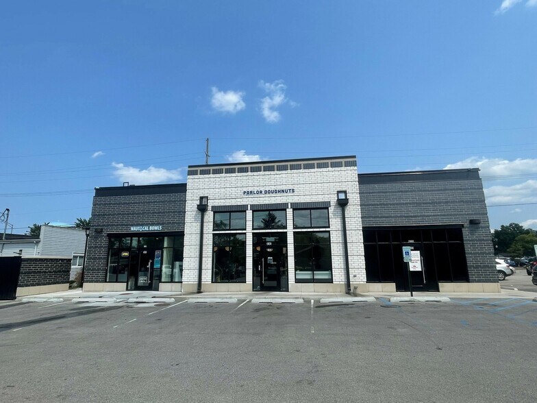 More Photos Of 8130 Calumet Ave, Munster Freestanding For Lease