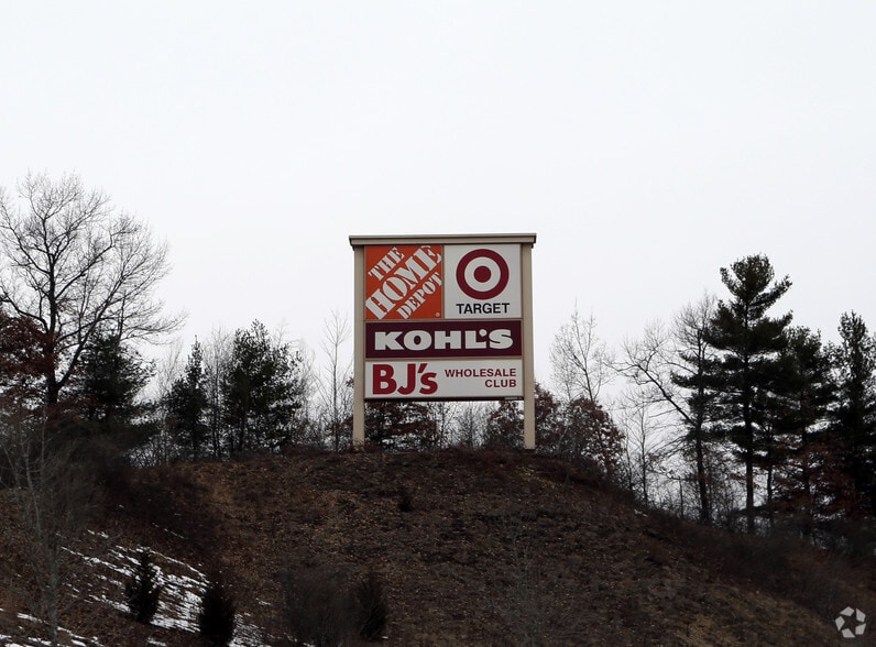 More Photos Of 100-400 Quality Dr, Hooksett Unknown For Lease