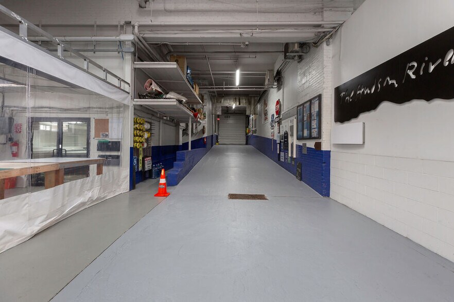 More Photos Of 925 Saw Mill River Rd, Yonkers Manufacturing For Lease