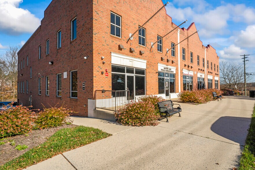 More Photos Of 205 Center St, Mount Airy Medical For Lease