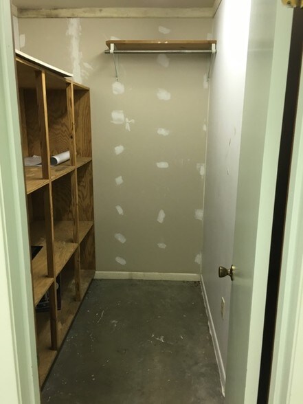 More Photos Of 1822 Holly Rd, Corpus Christi Warehouse For Lease