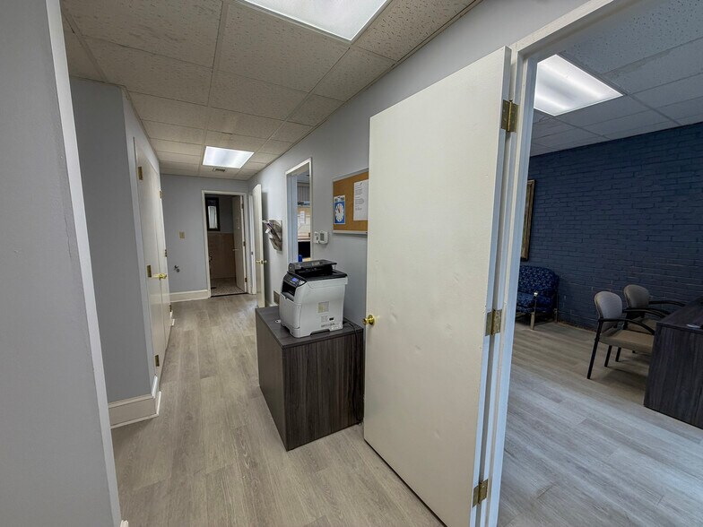 More Photos Of 1509-1525 Dale Earnhardt Blvd, Kannapolis Office For Sale