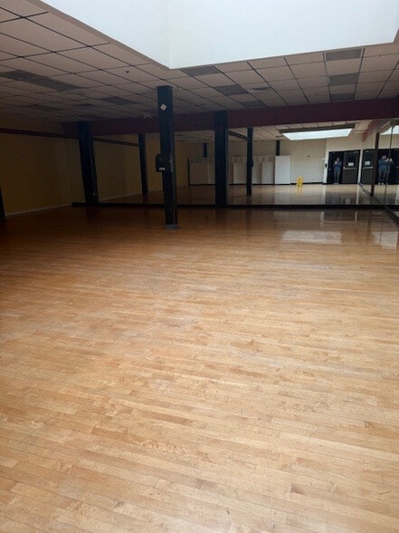 More Photos Of 515 5th St, Santa Rosa Health Club For Lease