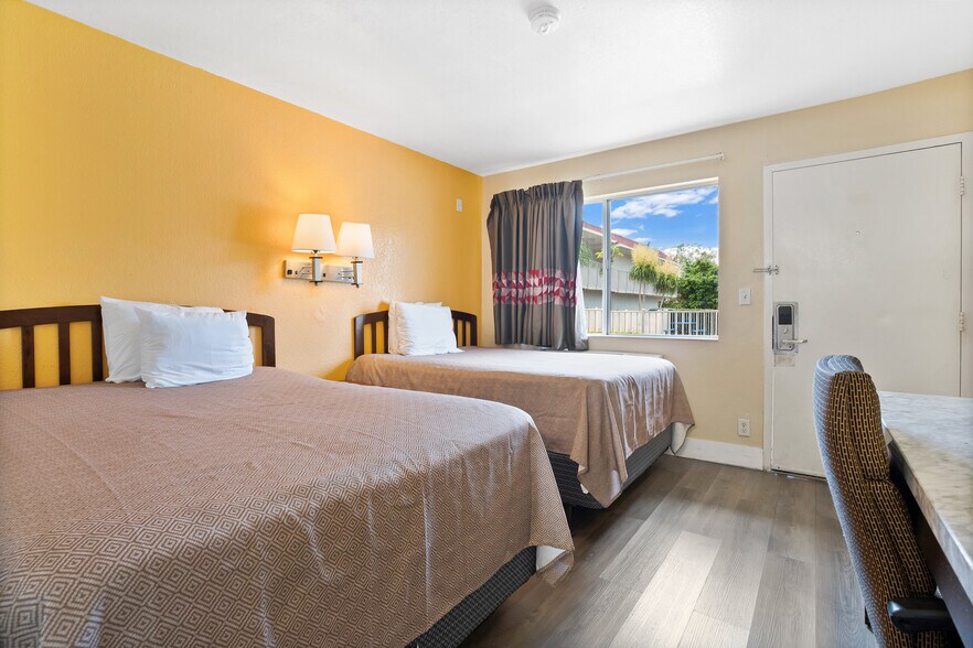 More Photos Of 7455 W Irlo Bronson Memorial Hwy, Kissimmee Hotel For Sale