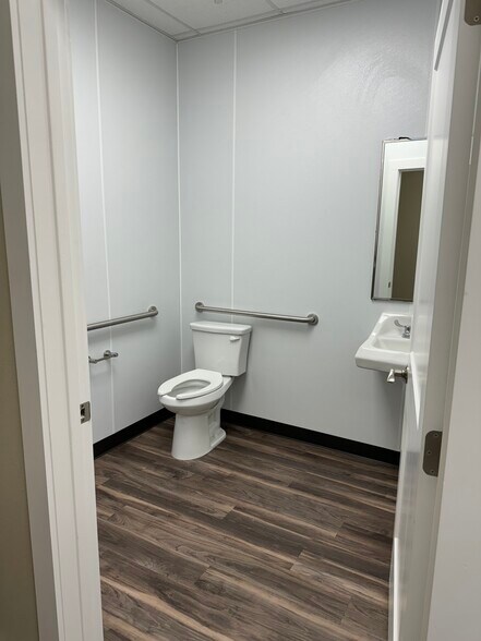 More Photos Of 4303 Maple St, Abilene Warehouse For Lease