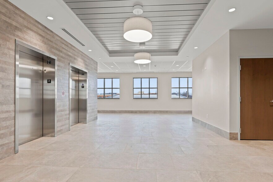 More Photos Of 6455 W Campus Oval, New Albany Medical For Lease