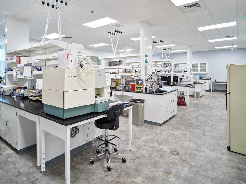 More Photos Of 5370 Alhambra Ave, Los Angeles Research And Development For Lease