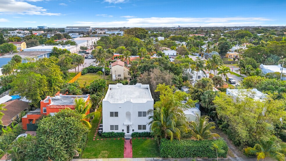 More Photos Of 518 Biscayne Dr, West Palm Beach Apartments For Sale