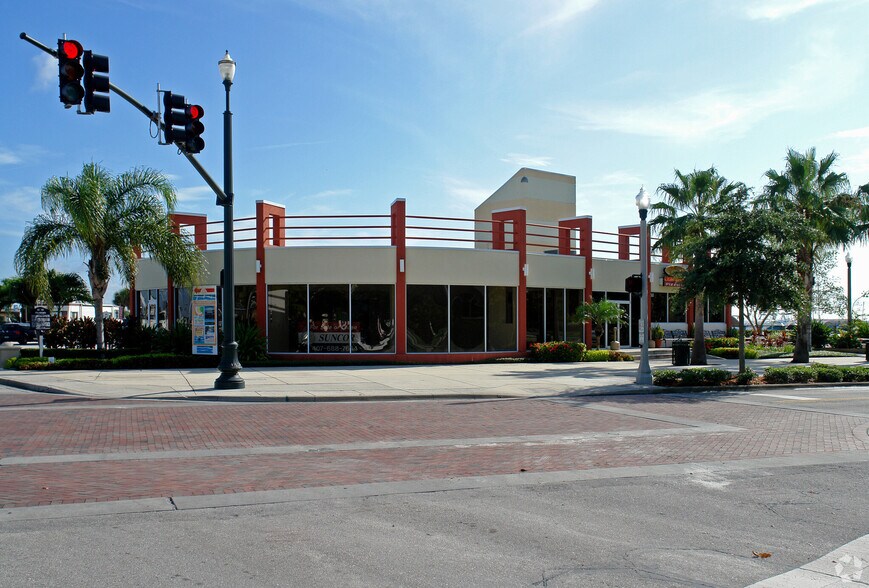 More Photos Of 350 E Seminole Blvd, Sanford Freestanding For Sale