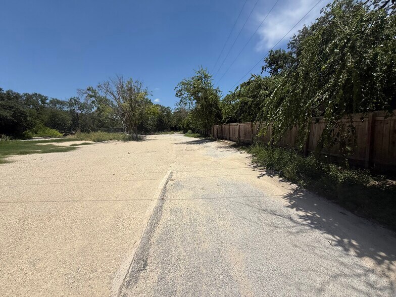 More Photos Of 9506 Perrin Beitel Rd, San Antonio Land For Lease