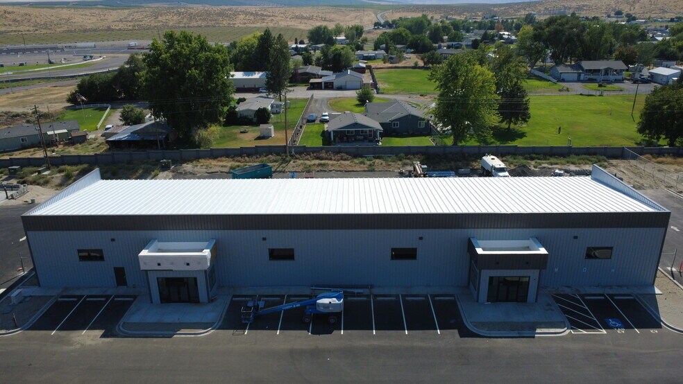 More Photos Of 7943 Van Giesen st, West Richland Warehouse For Lease