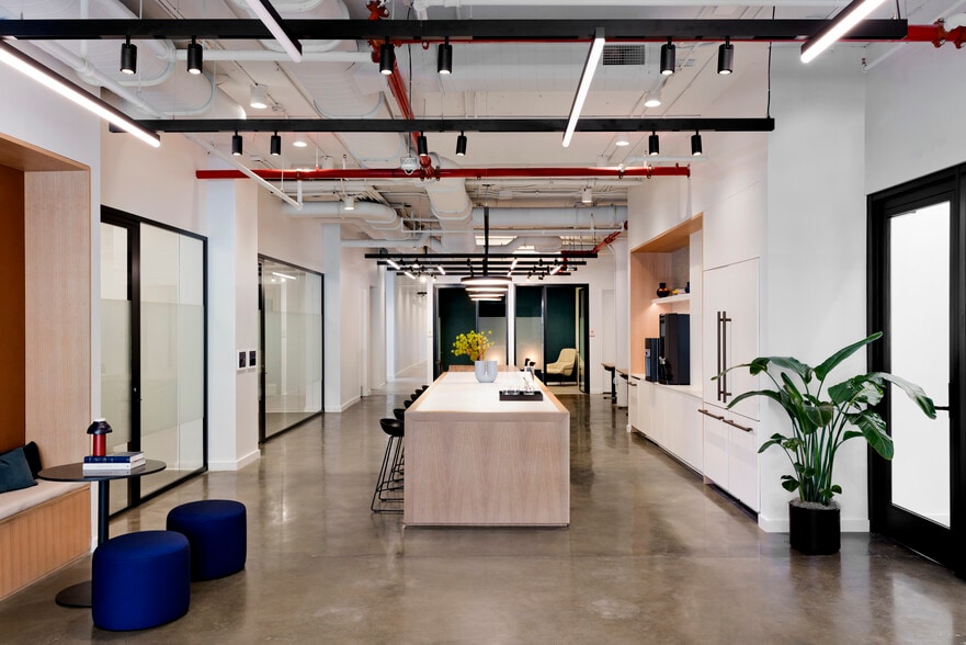 More Photos Of 30- 10 41st Ave, Long Island City Coworking Space