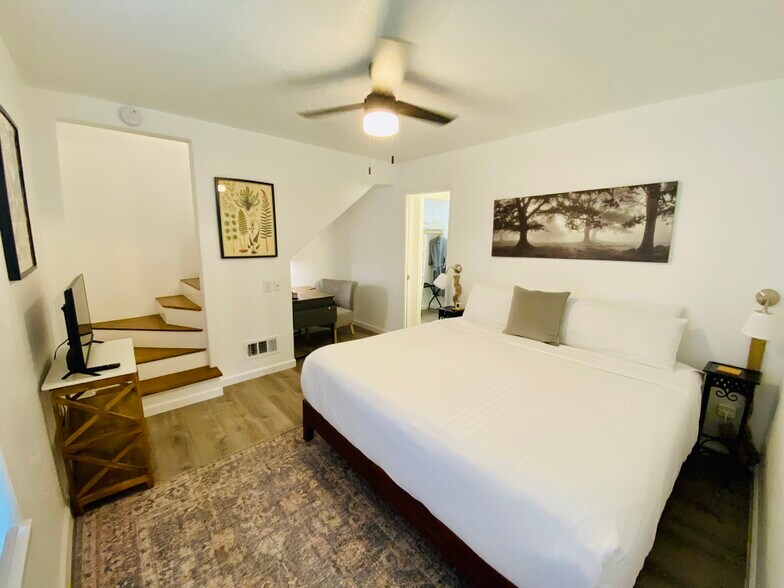 More Photos Of 104 Scudder Ln, Wimberley Hotel For Sale