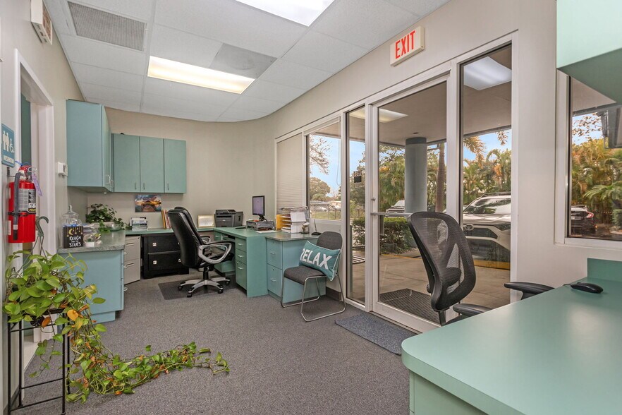 More Photos Of 7641 66th St N, Pinellas Park Medical For Sale