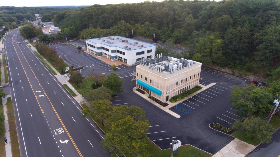 More Photos Of 996 W Jericho Tpke, Smithtown Office For Lease