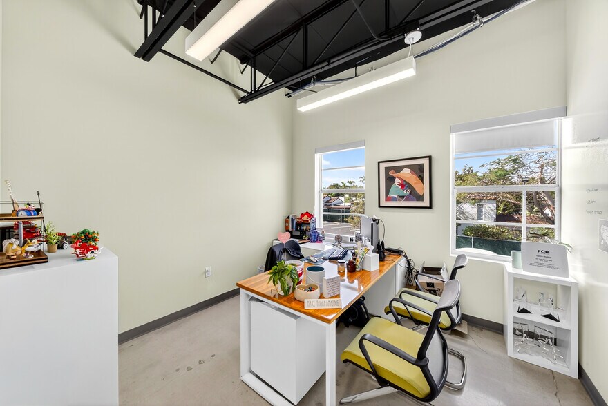 More Photos Of 7630 Biscayne Blvd, Miami Office For Lease