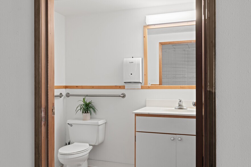 More Photos Of 1847 S Kihei Rd, Kihei Storefront Retail Office For Sale