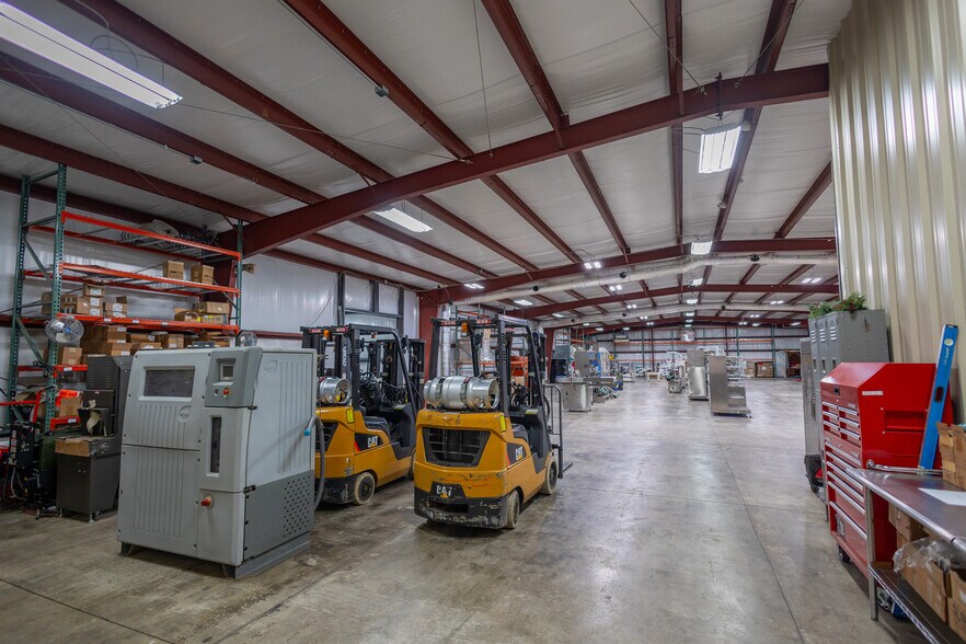 More Photos Of 252 Commerce Dr, Tompkinsville Warehouse For Sale