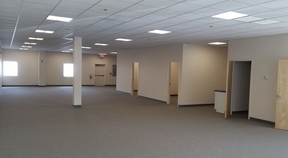More Photos Of 5483 W Waters Ave, Tampa Office For Lease