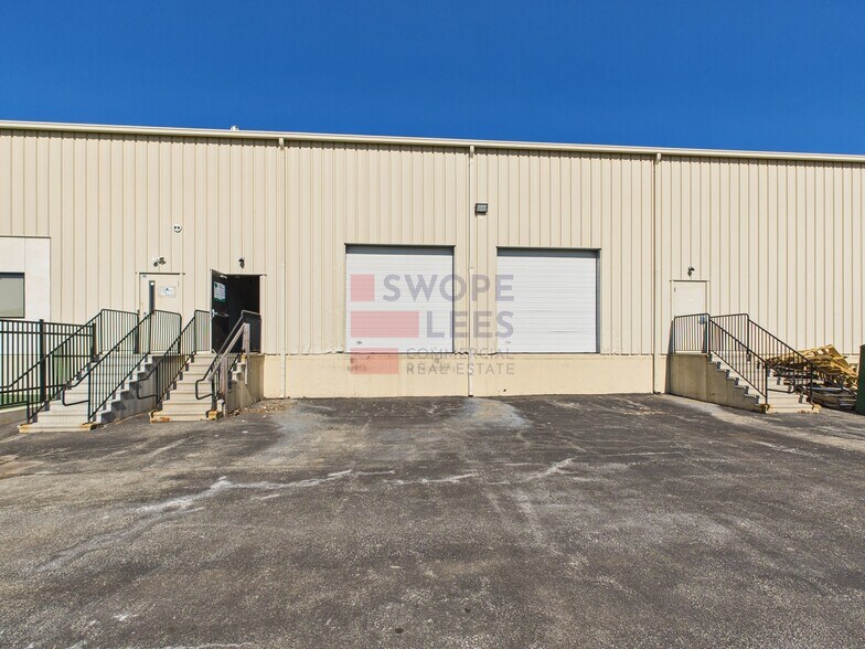 More Photos Of 540 E Union St, West Chester Flex For Lease