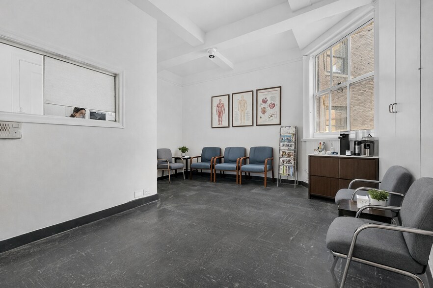 More Photos Of 115 E 61st St, New York Medical For Sale