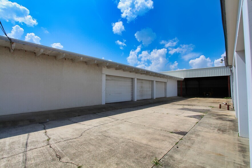 More Photos Of 611-635 E Ashby Rd, Florence General Retail For Sale