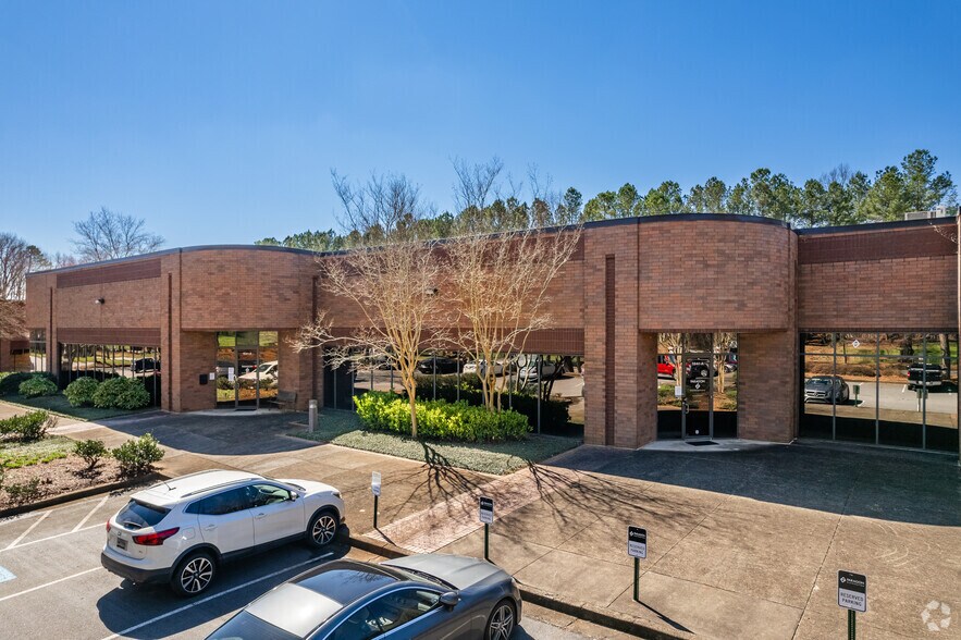 More Photos Of 1841 W Oak Pky, Marietta Warehouse For Lease
