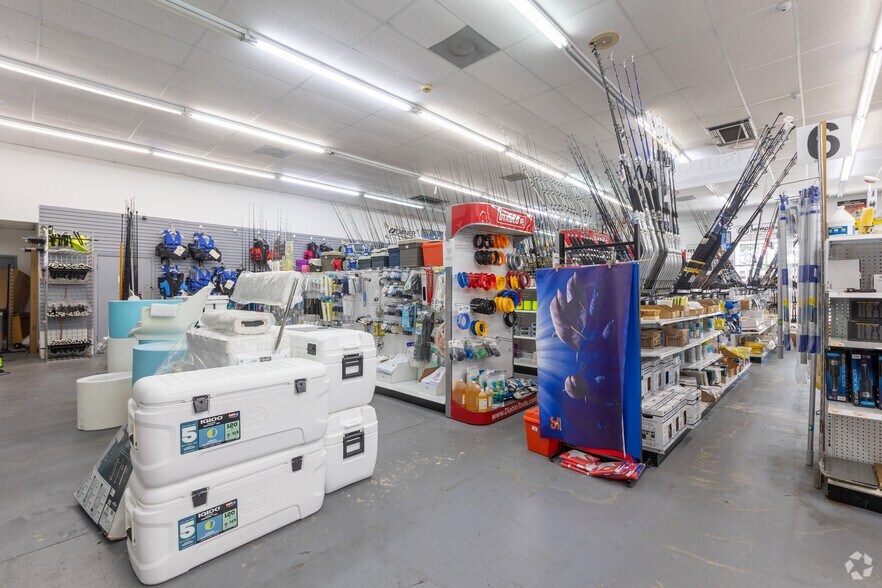 More Photos Of 2205 NW 20th St, Miami Freestanding For Lease