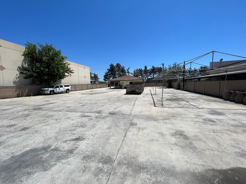 More Photos Of 10540 Kenney St, Santee Warehouse For Lease