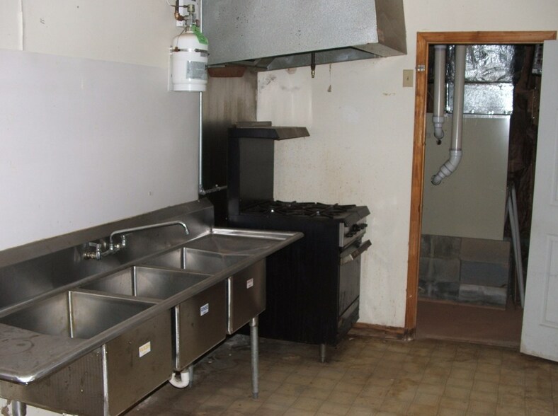 More Photos Of 1540 Four Locust Hwy, Keysville General Retail For Sale