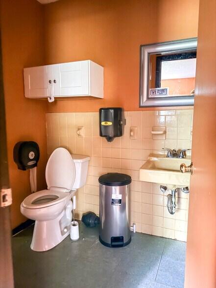 More Photos Of 11749 Snyder Rd, Knoxville Daycare Center For Sale
