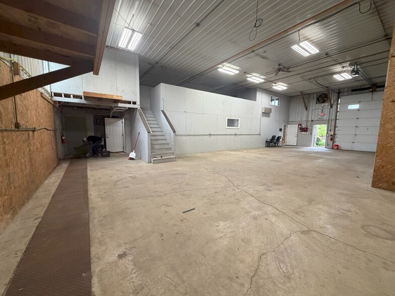 More Photos Of 39W963 Midan Dr, Elburn Warehouse For Lease
