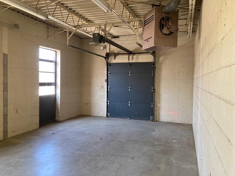 More Photos Of 3901 Lefferson Rd, Middletown Warehouse For Lease