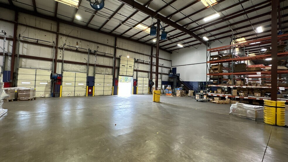 More Photos Of 129 Dupree St, Charlotte Distribution For Lease