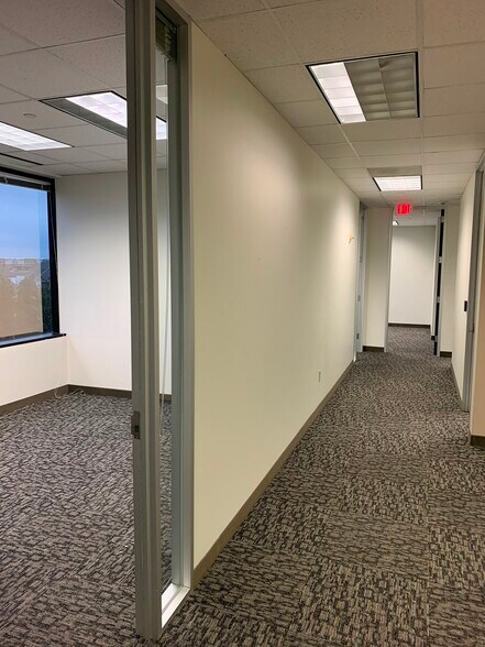 More Photos Of 1755 Wittington Pl, Farmers Branch Office For Lease